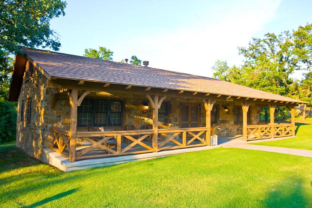 Postoak Lodge And Retreat Tulsa Pokoj fotografie